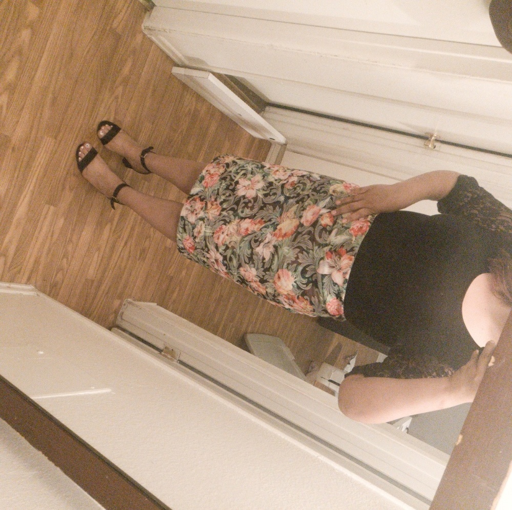 Colorful pencil skirt XL floral